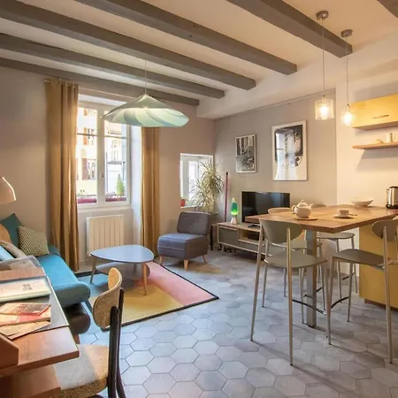 Apartment Urbain Au 2bis - *